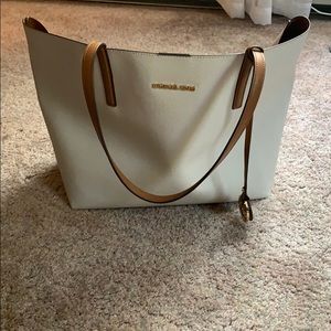 Michael kors tote